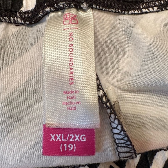 💜3/$15 Stylish Black and Pink Striped Leggings - Picture 4 of 5